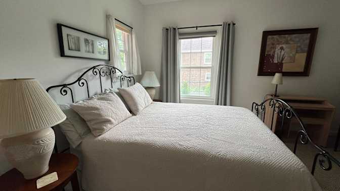 YASMINE's room