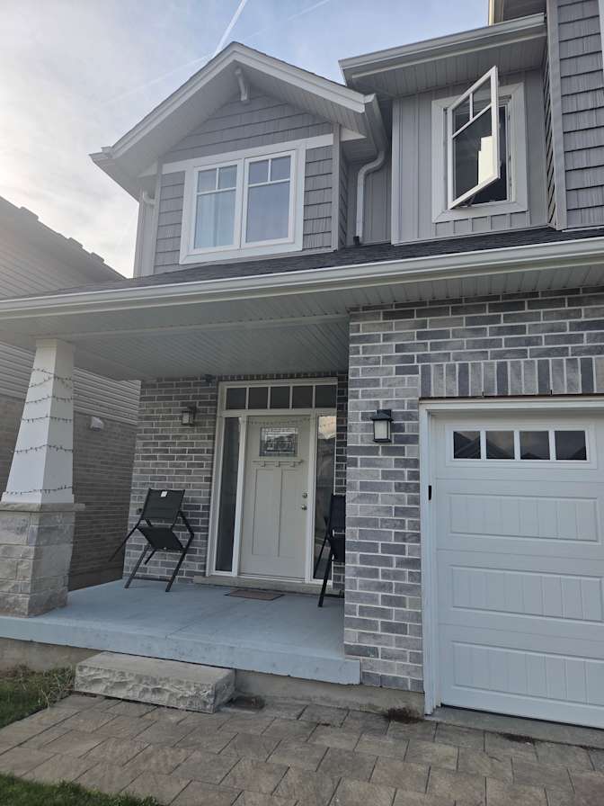 Laju Ejutemieden's room