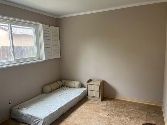 Elsa Y Weldegiorgish's room