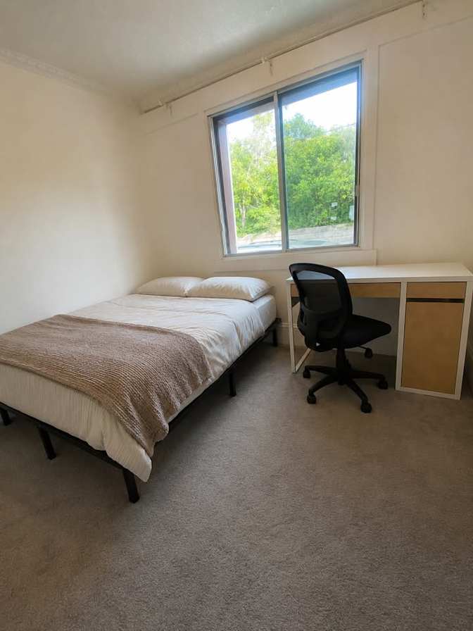 Issa's room