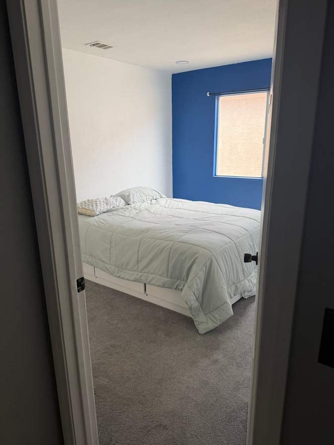 Jalenagfx's room