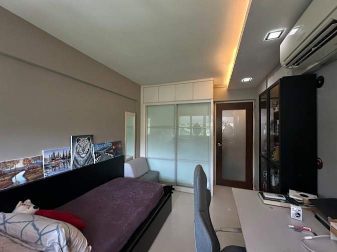 Ken's room