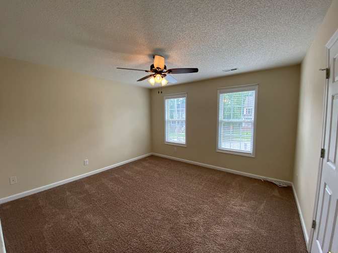 Alcove Rooms's room