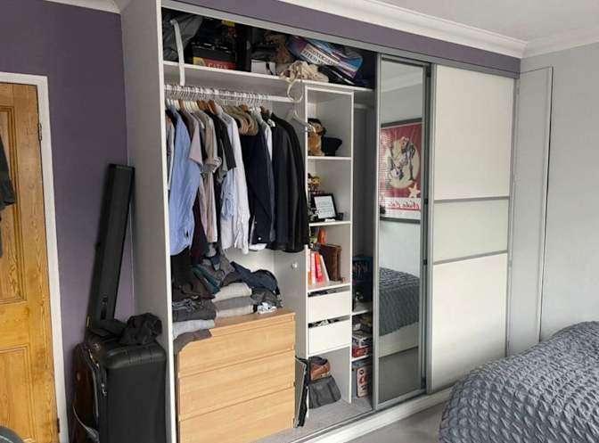 Kevin Hayes's room