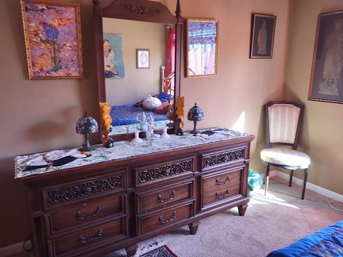 Gayle Wayne's room