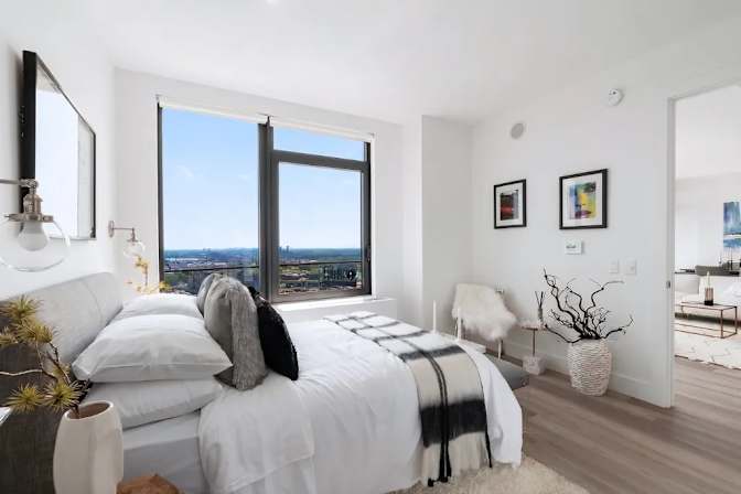 Spacious Room Available's room