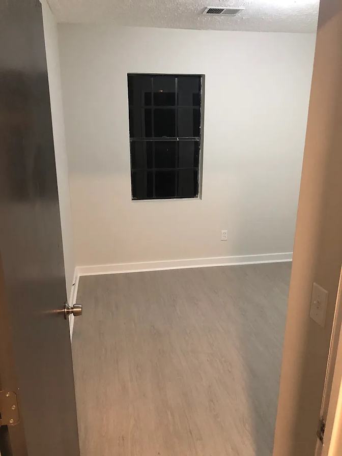 Alcove Rooms's room