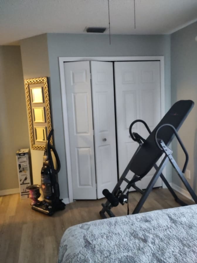 Tunde's room