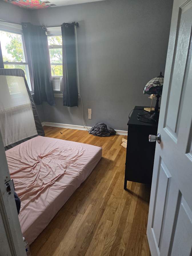 Laura mendoza's room