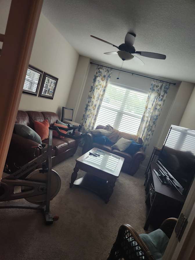 NICOLE's room