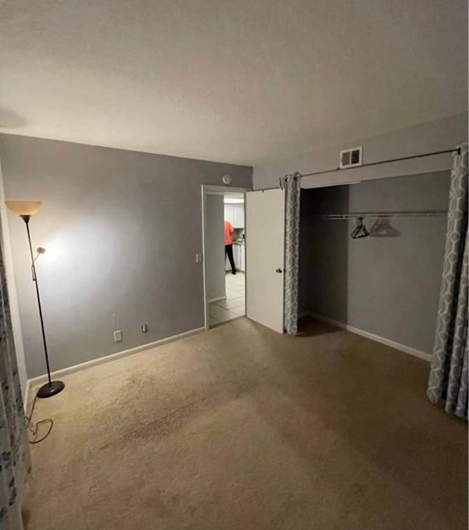 Tomas's room