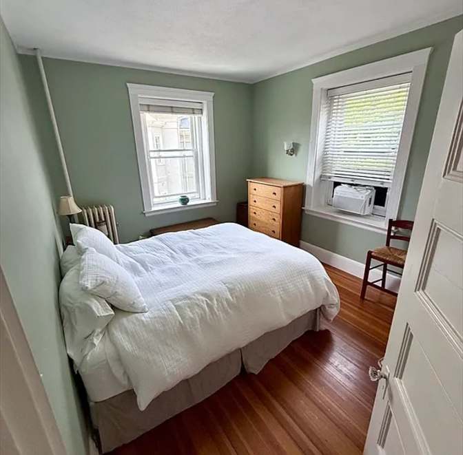Jon's room