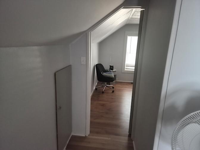 Tom's room