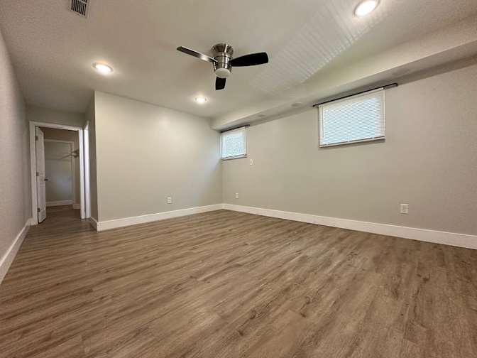 Alcove Rooms's room
