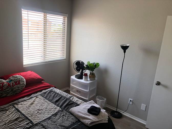 Lia Homes's room