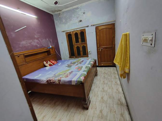 Sumit Shukla's room