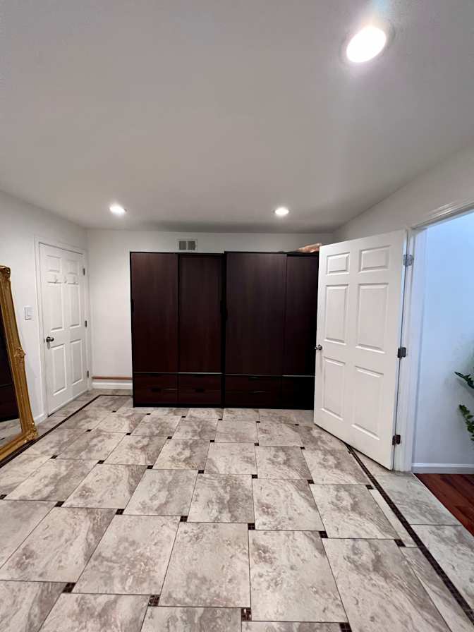 Jennifer's room