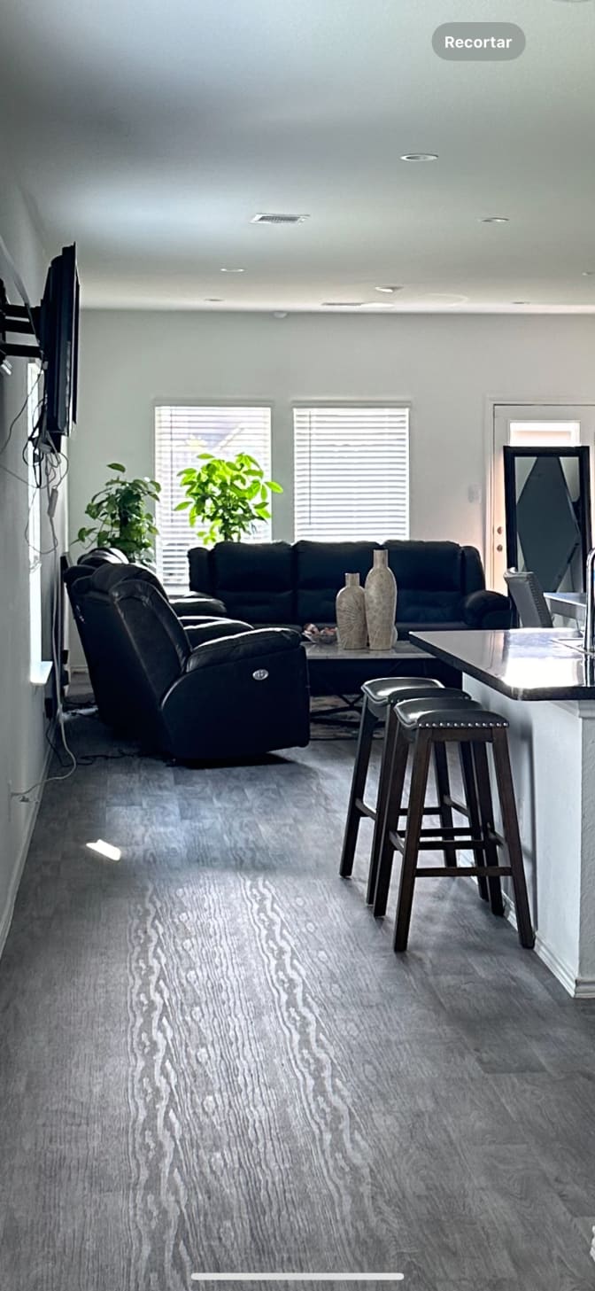 Luis's room