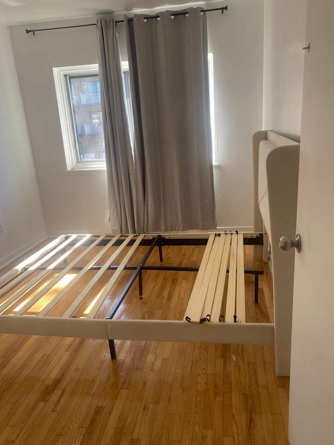 Gian Gonzalez's room