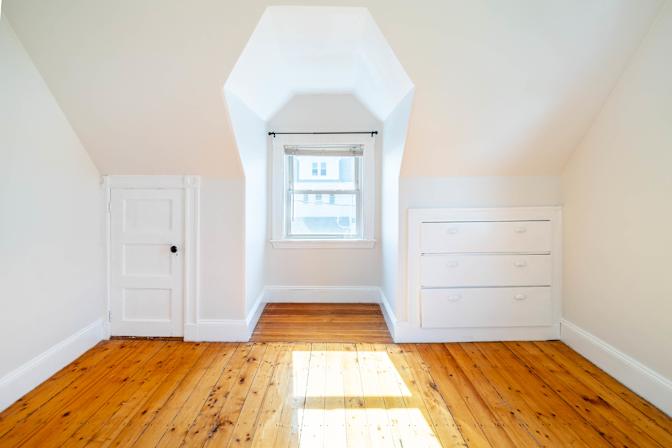 Sam June's room
