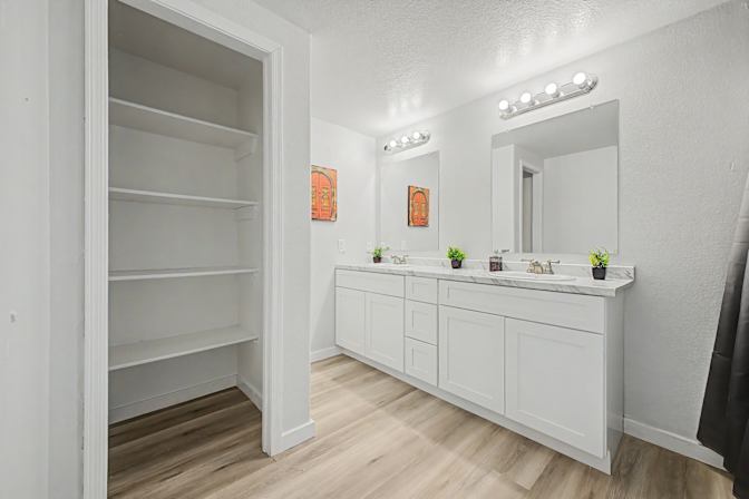 Jo's room