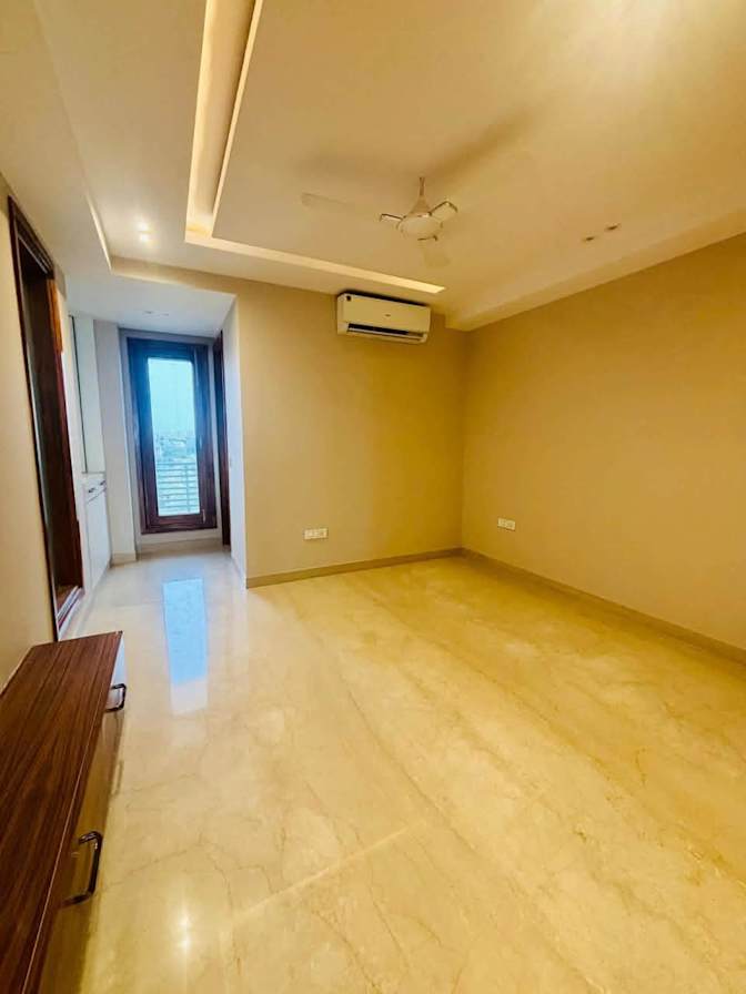 Divyanshi's room