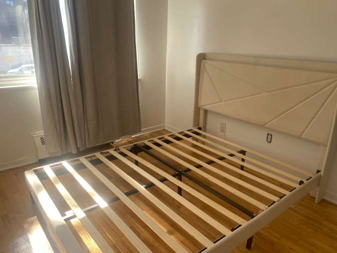 Gian Gonzalez's room