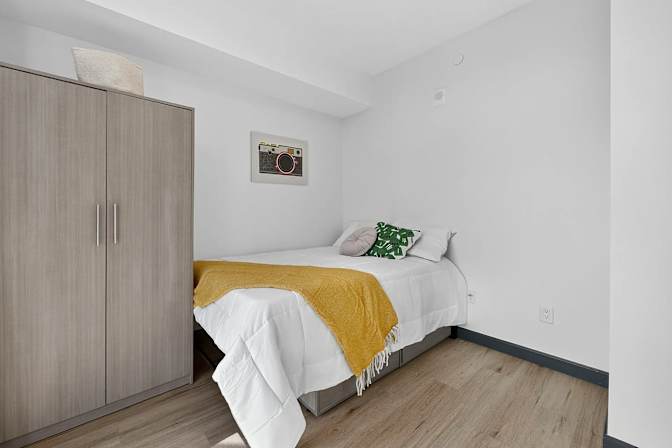 Anavi's room