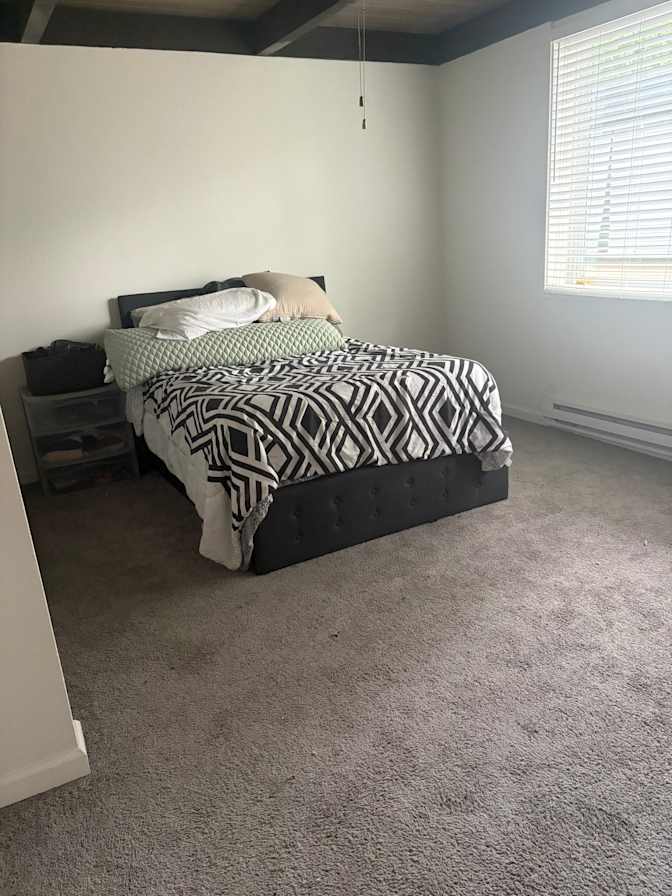 Liz's room