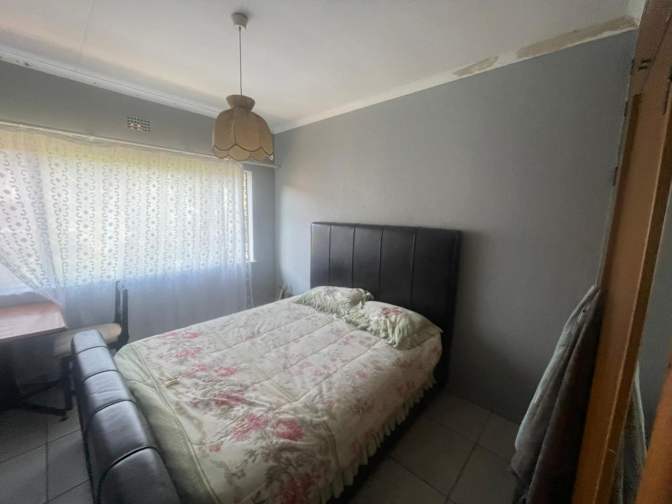 Gerald V's room