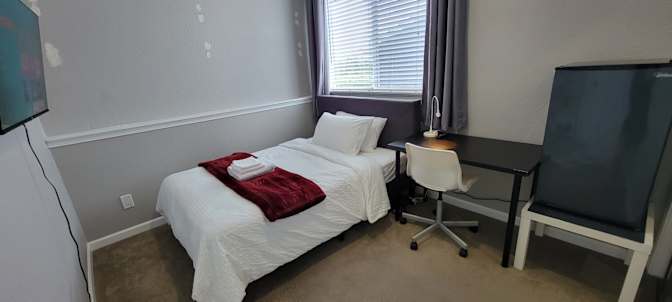 Bnb Aurora's room