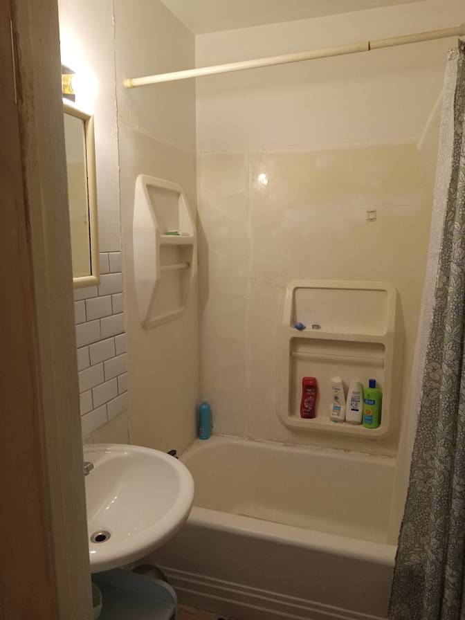 Rainbow Rooms's room