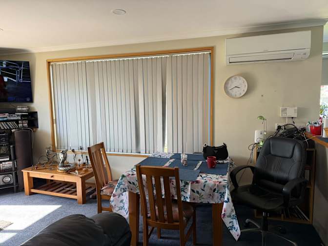 Stu HOLDEN's room