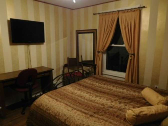 Gail's room
