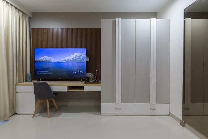 Farman's room