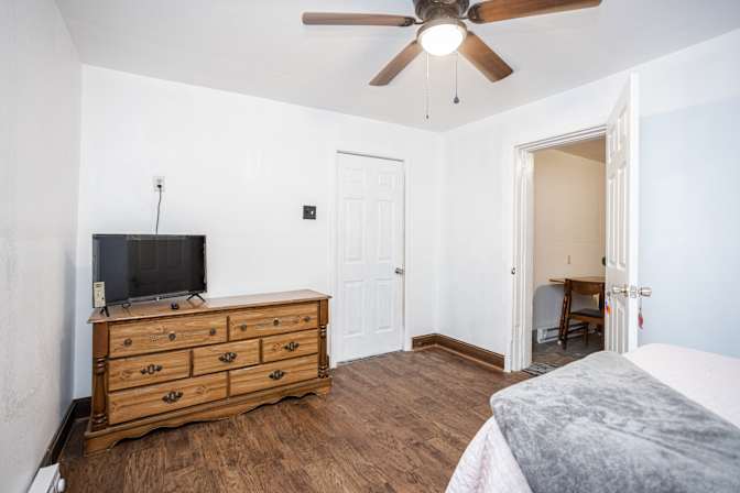 Carlos's room