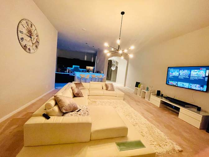 Hannah Nguyen's room