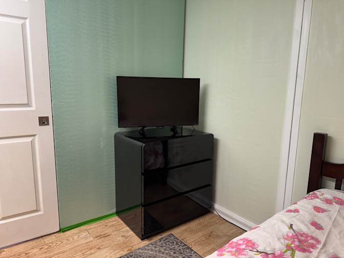 leo's room