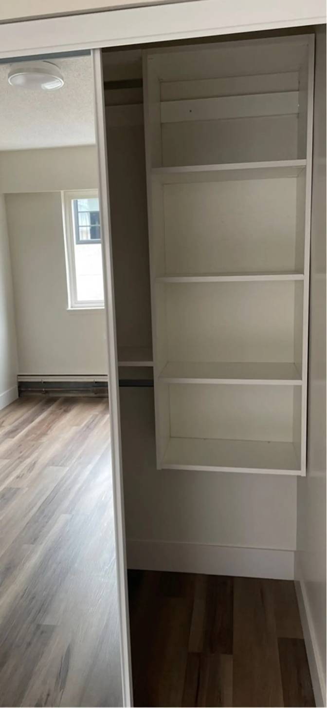 Shen Taschereau's room