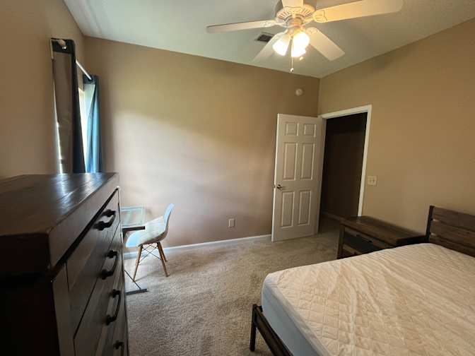Dee's room