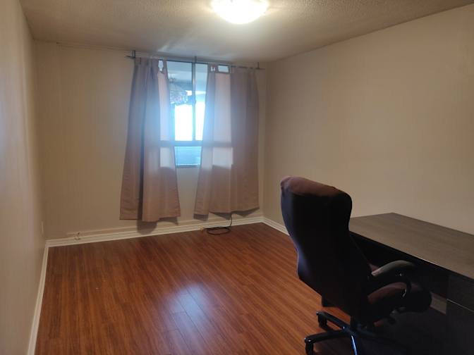 Thomas's room