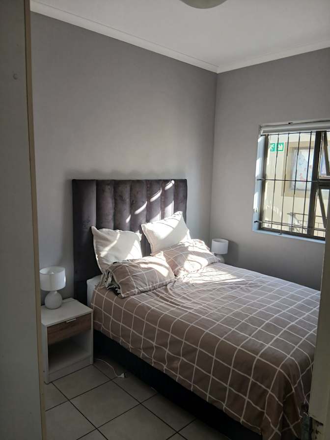 Dee's room