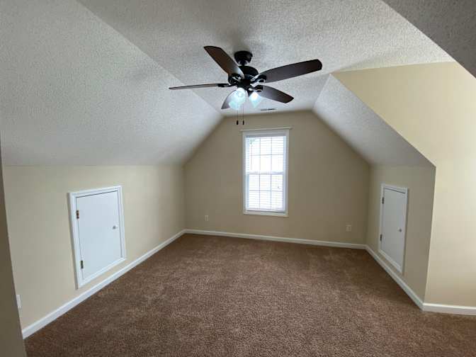 Alcove Rooms's room