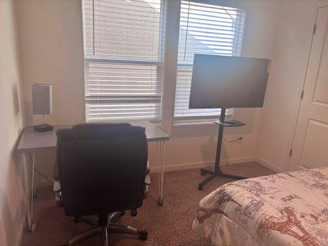 Lara M's room