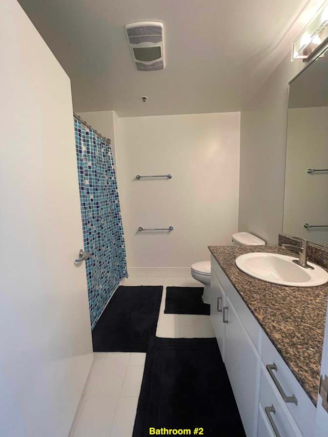 Golden Gate Rentals's room