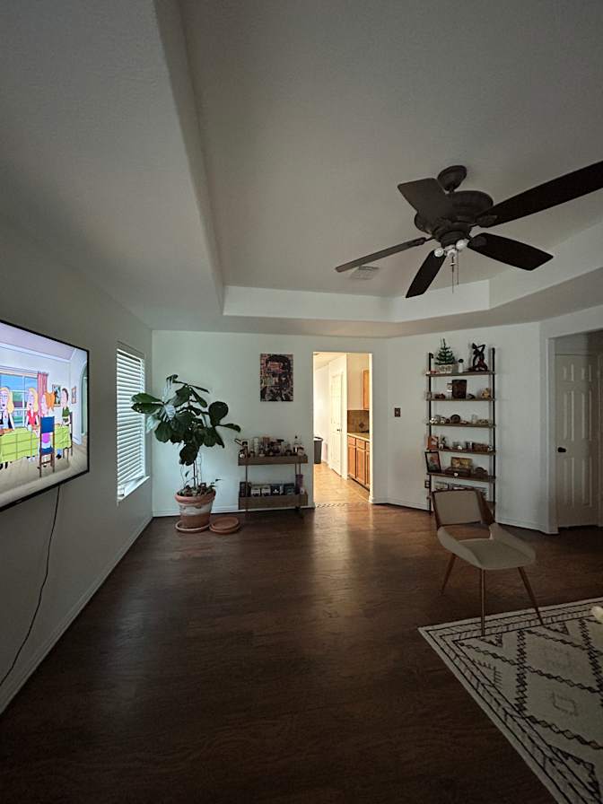 Carlos's room