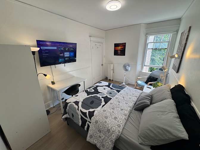 Alona's room