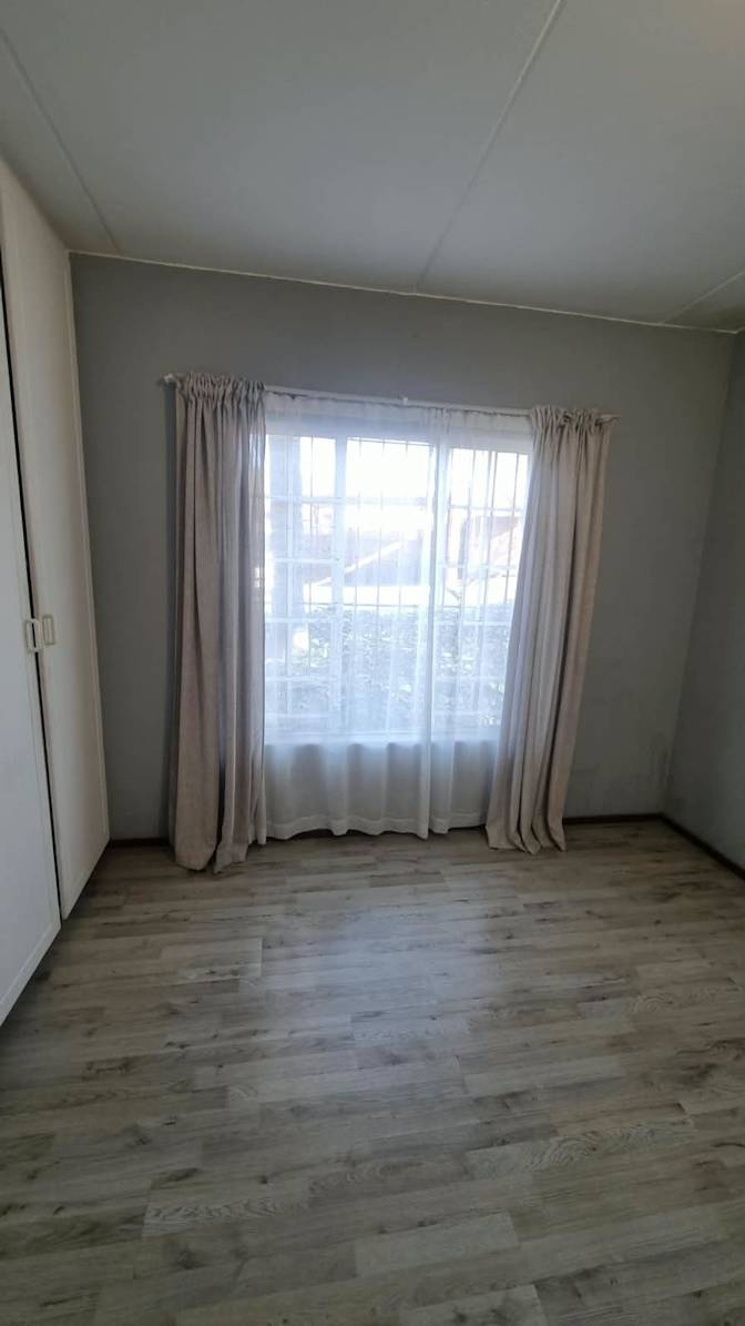 Ellis Banhwa's room