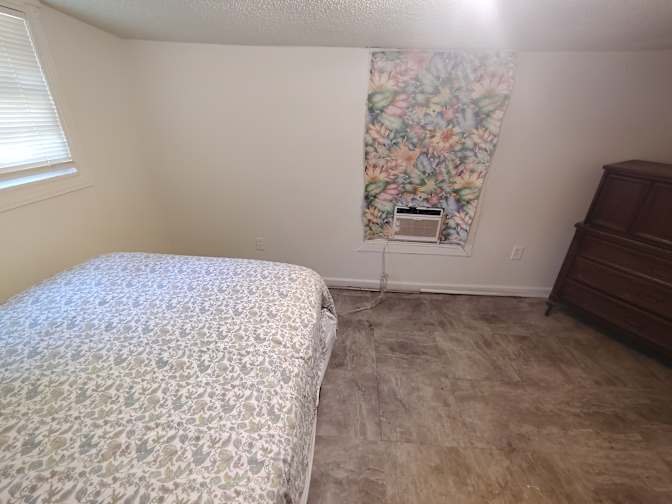 Darrell Shinault's room