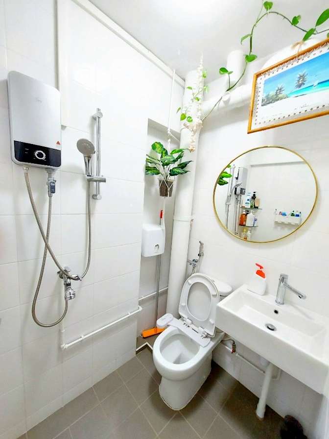 Landlady Ms Chua's room